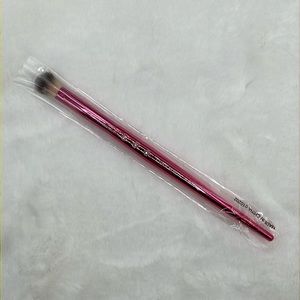 4/$25 Luna Magic Always On Point Eyeshadow Brush #444 - Bright/Hot Pink